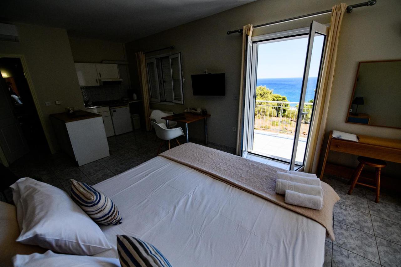 Pessada Bay Studios And Apartments Pesádha Екстериор снимка