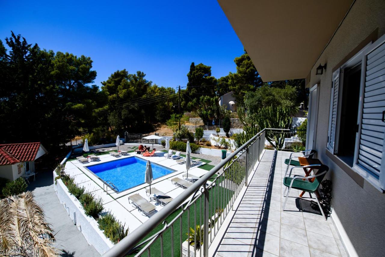 Pessada Bay Studios And Apartments Pesádha Екстериор снимка