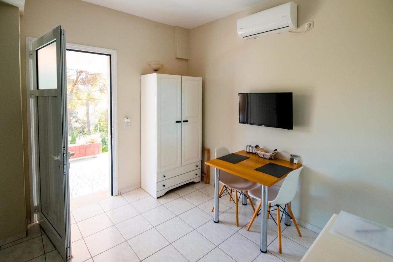 Pessada Bay Studios And Apartments Pesádha Екстериор снимка