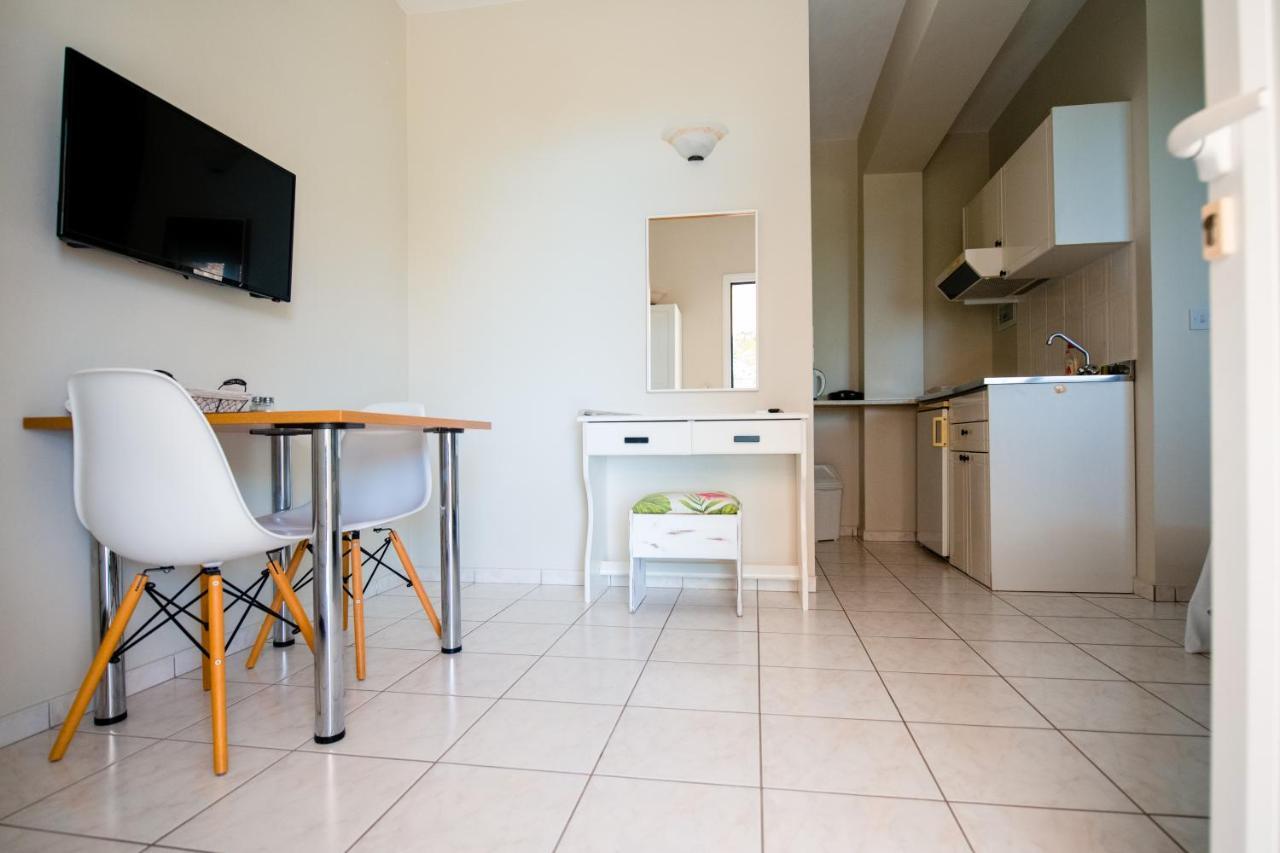 Pessada Bay Studios And Apartments Pesádha Екстериор снимка