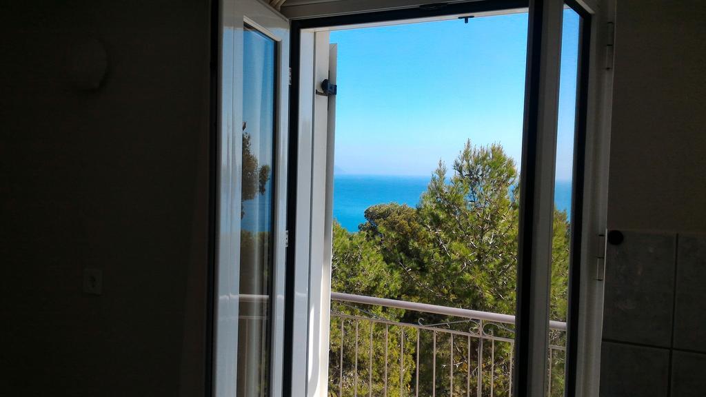 Pessada Bay Studios And Apartments Pesádha Екстериор снимка