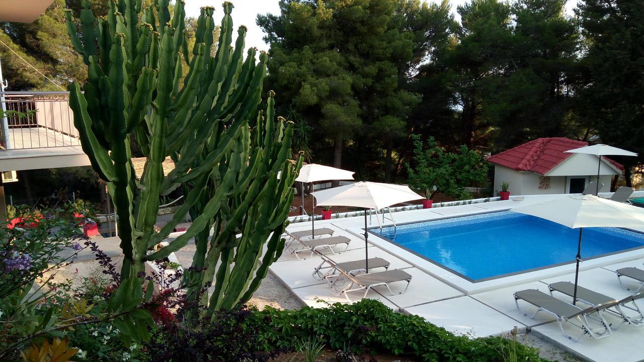 Pessada Bay Studios And Apartments Pesádha Екстериор снимка