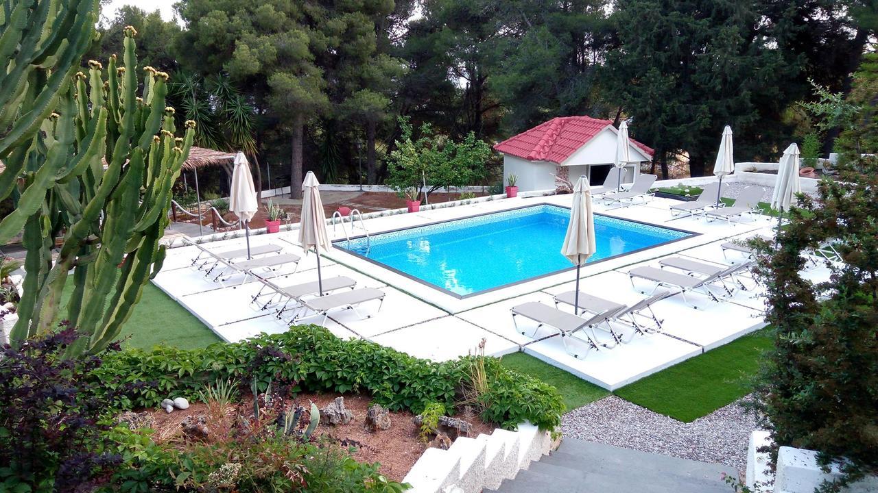 Pessada Bay Studios And Apartments Pesádha Екстериор снимка